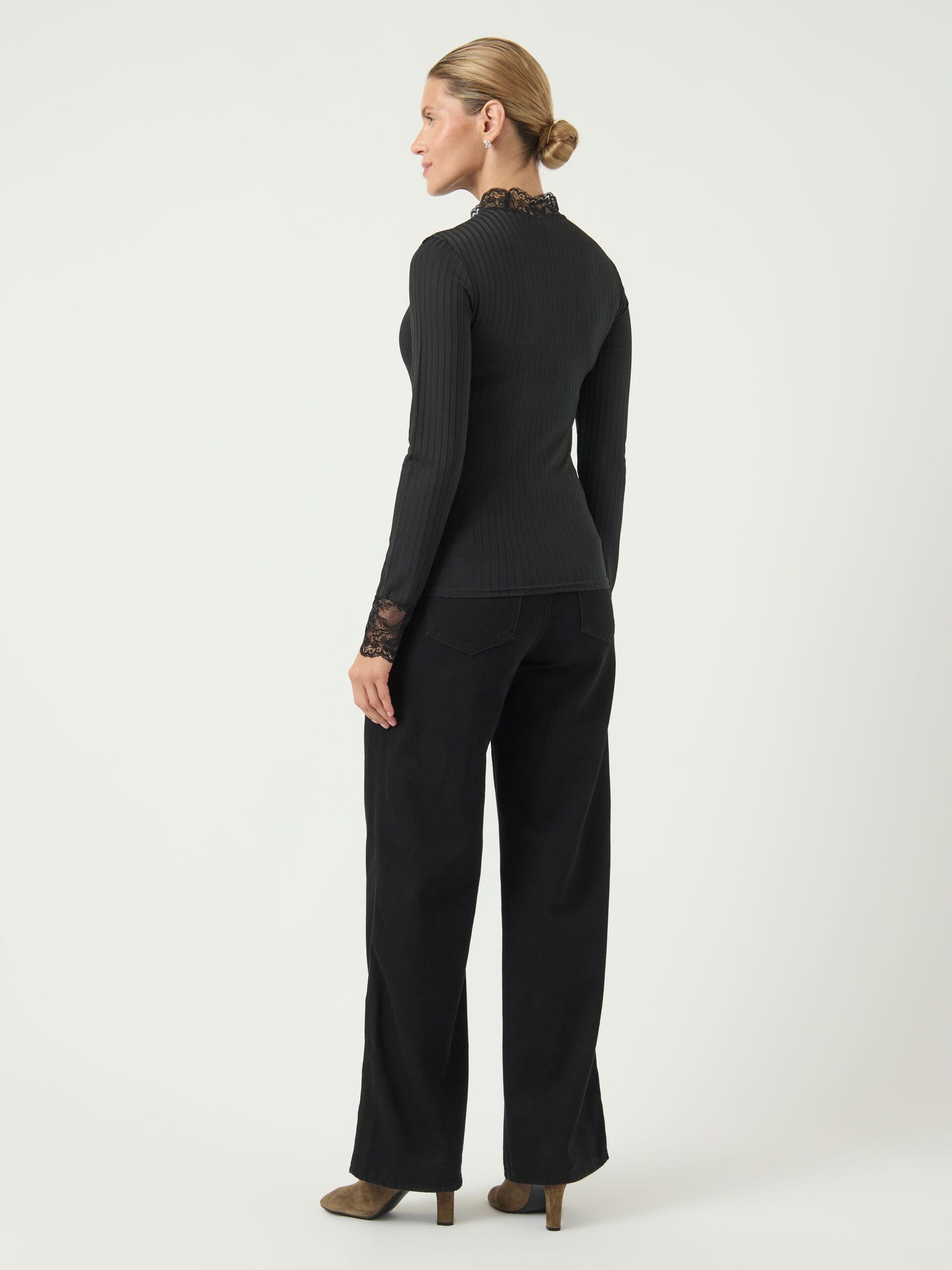 YASBLACE TOP MET LANGE MOUWEN