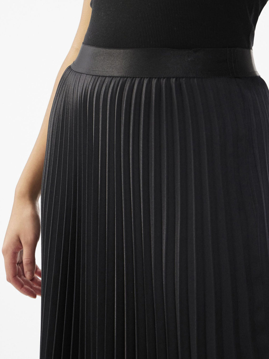  YASCELINE MIDDELLANGE ROK