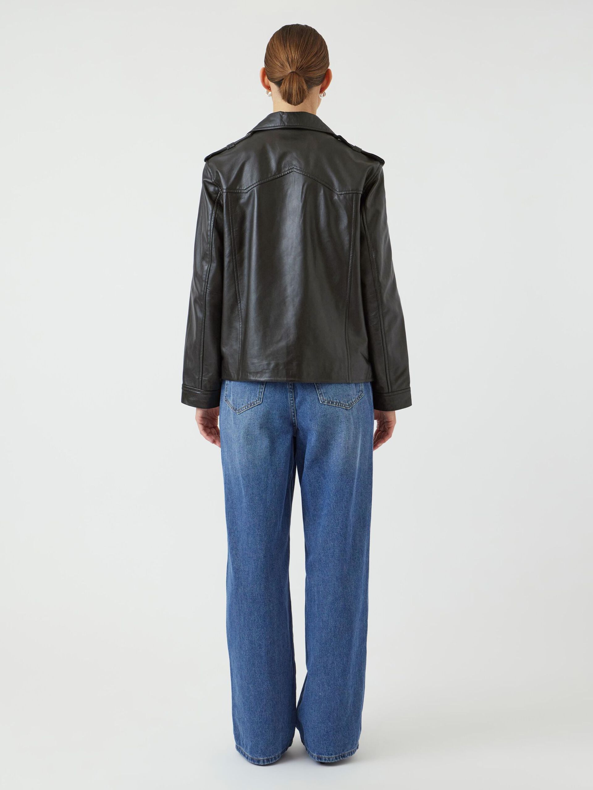  YASANE LEREN JAS