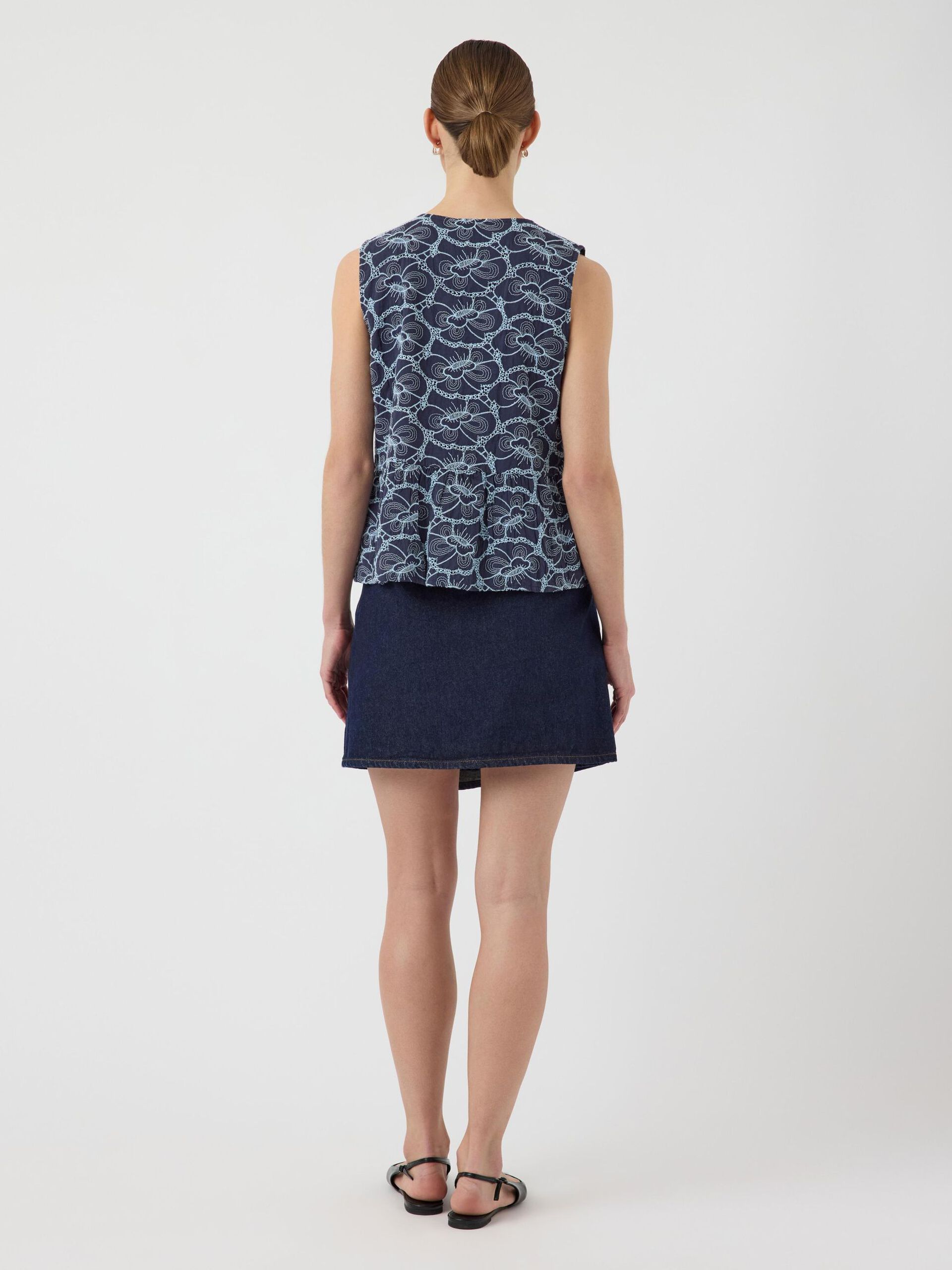  YASIREKA MOUWLOZE TOP
