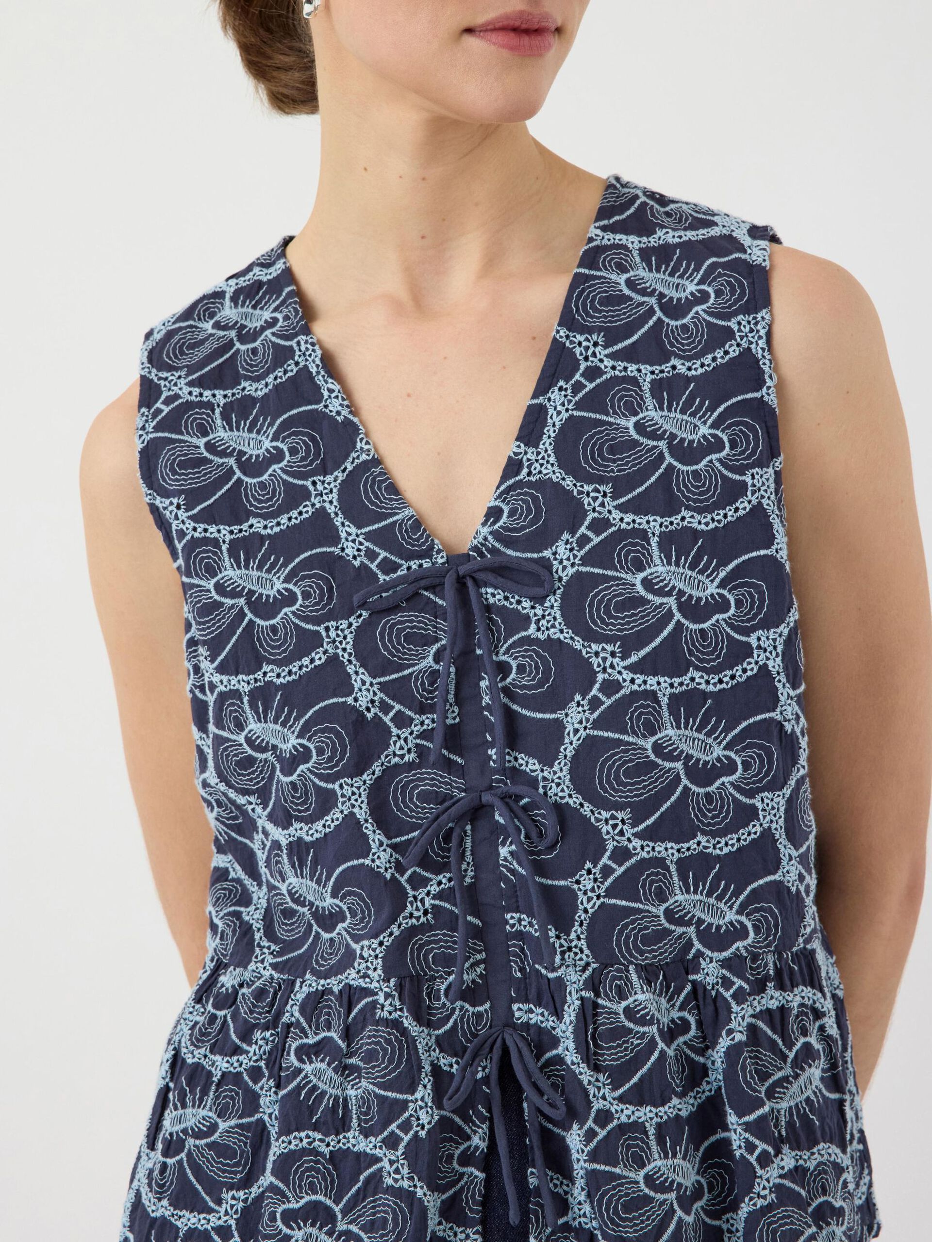  YASIREKA MOUWLOZE TOP