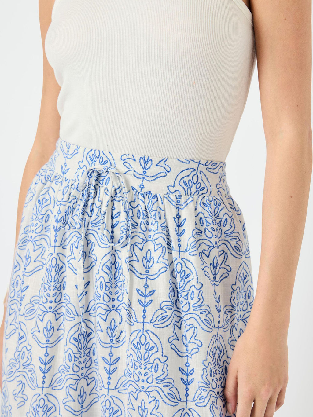  YASCINNI MIDDELLANGE ROK