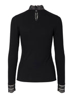  YASELLINA HOGE KRAAG TOP MET LANGE MOUWEN