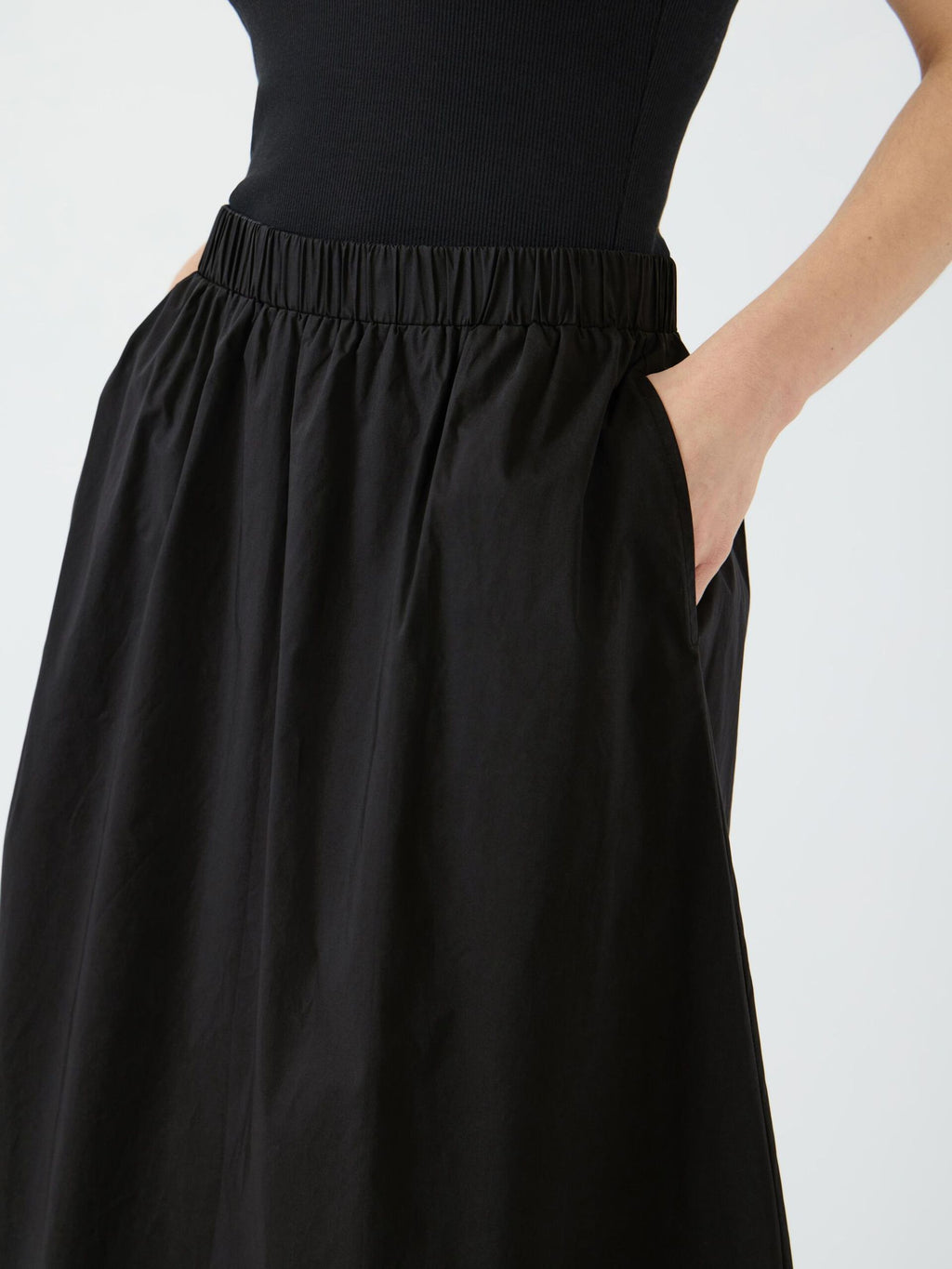  YASULEA MIDDELLANGE ROK
