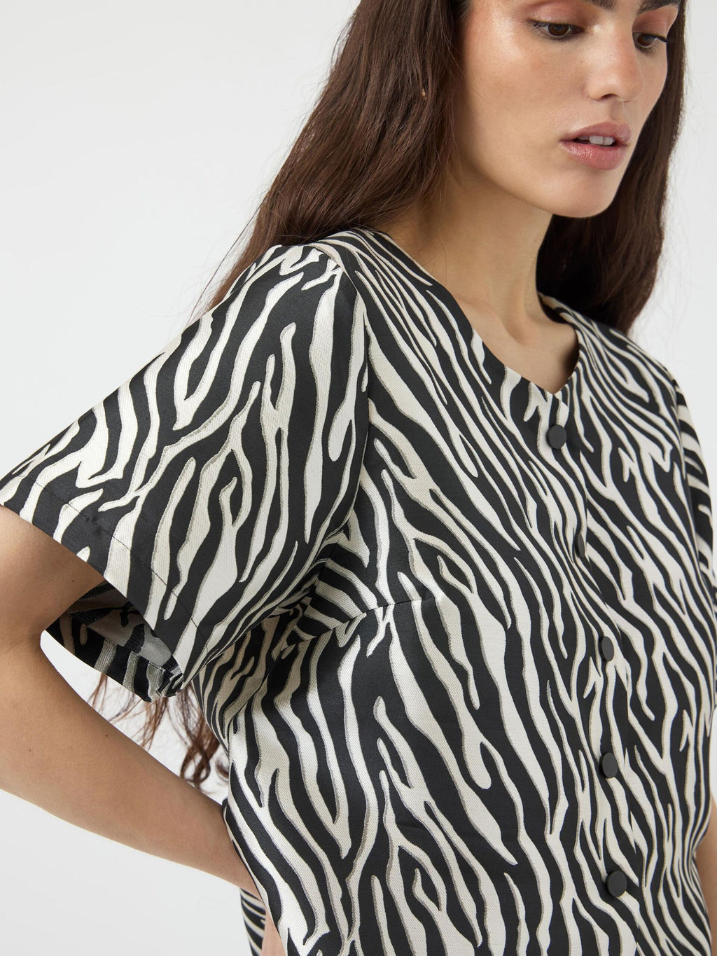  YASZEMA TOP MET KORTE MOUWEN