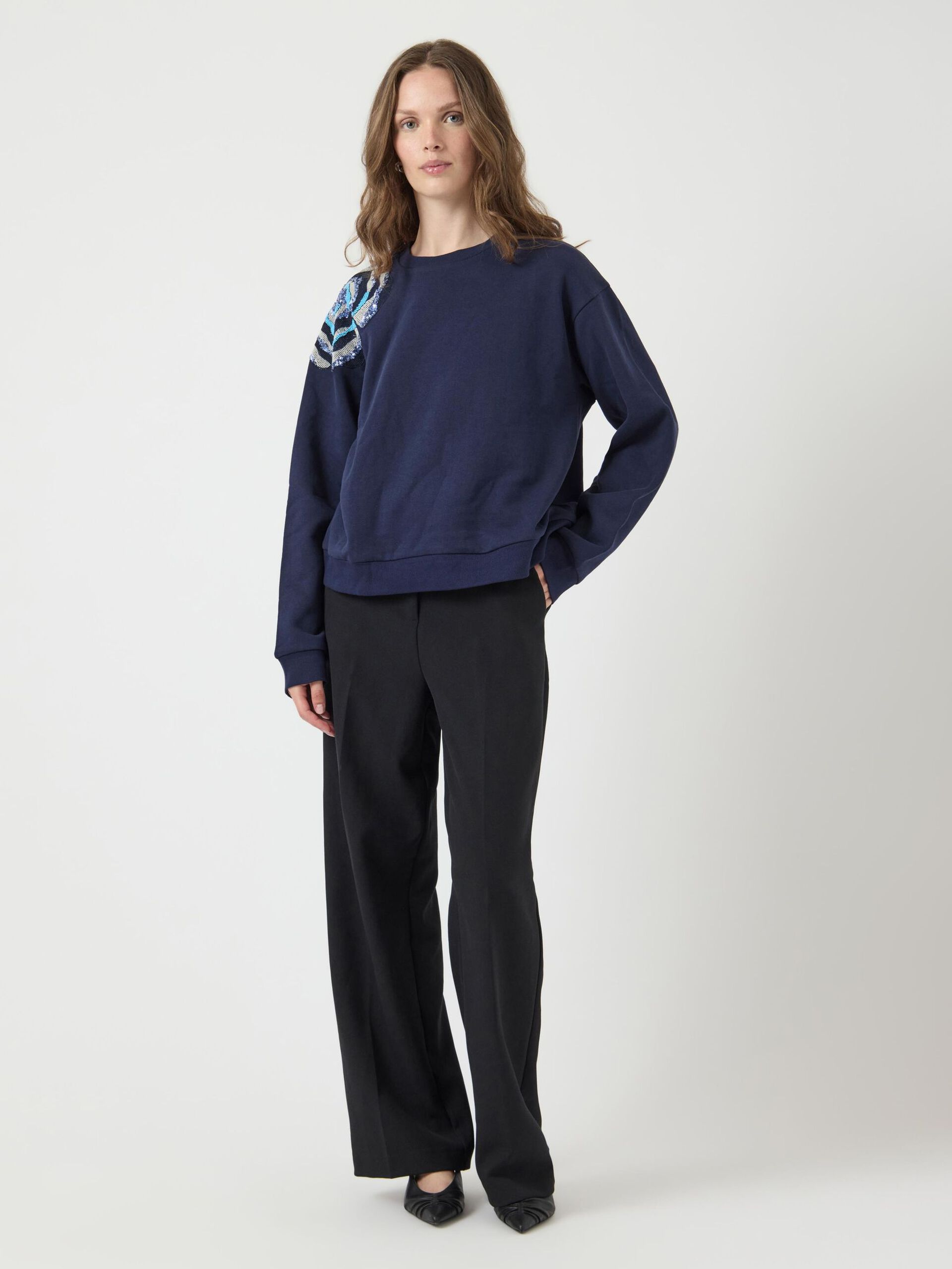 YASBLUGA MET DECORATIE SWEATSHIRT